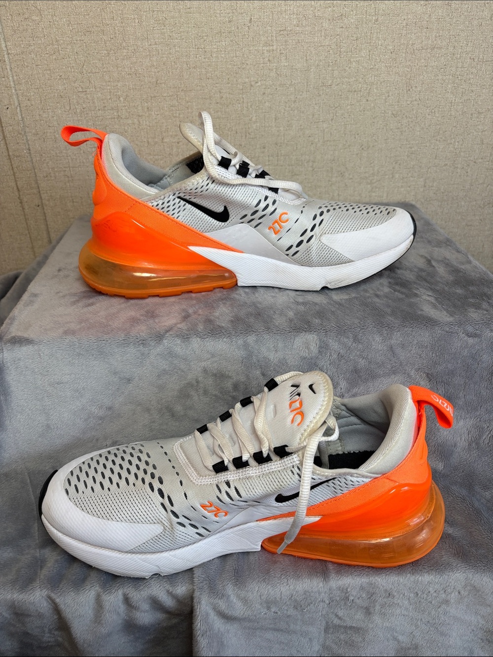 Nike Air Max 270 Women White Black Orange Sneakers 10 AH6789-104 Athleisure Gym